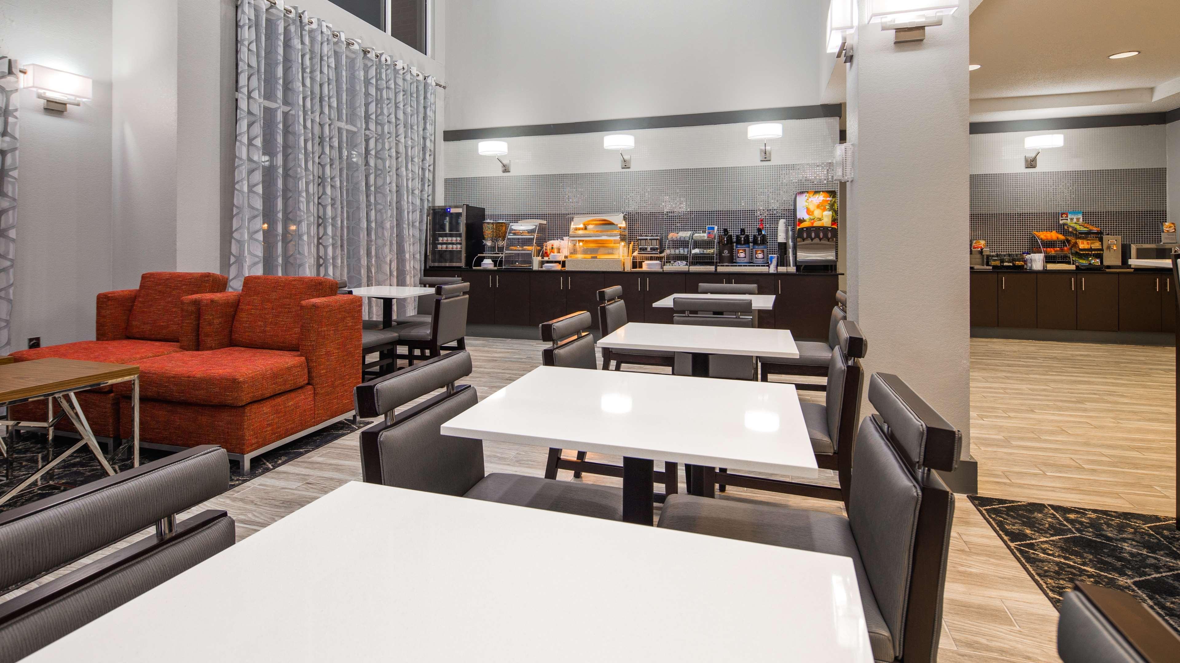 Best Western Plus Philadelphia-Choctaw Hotel And Suites Exterior photo
