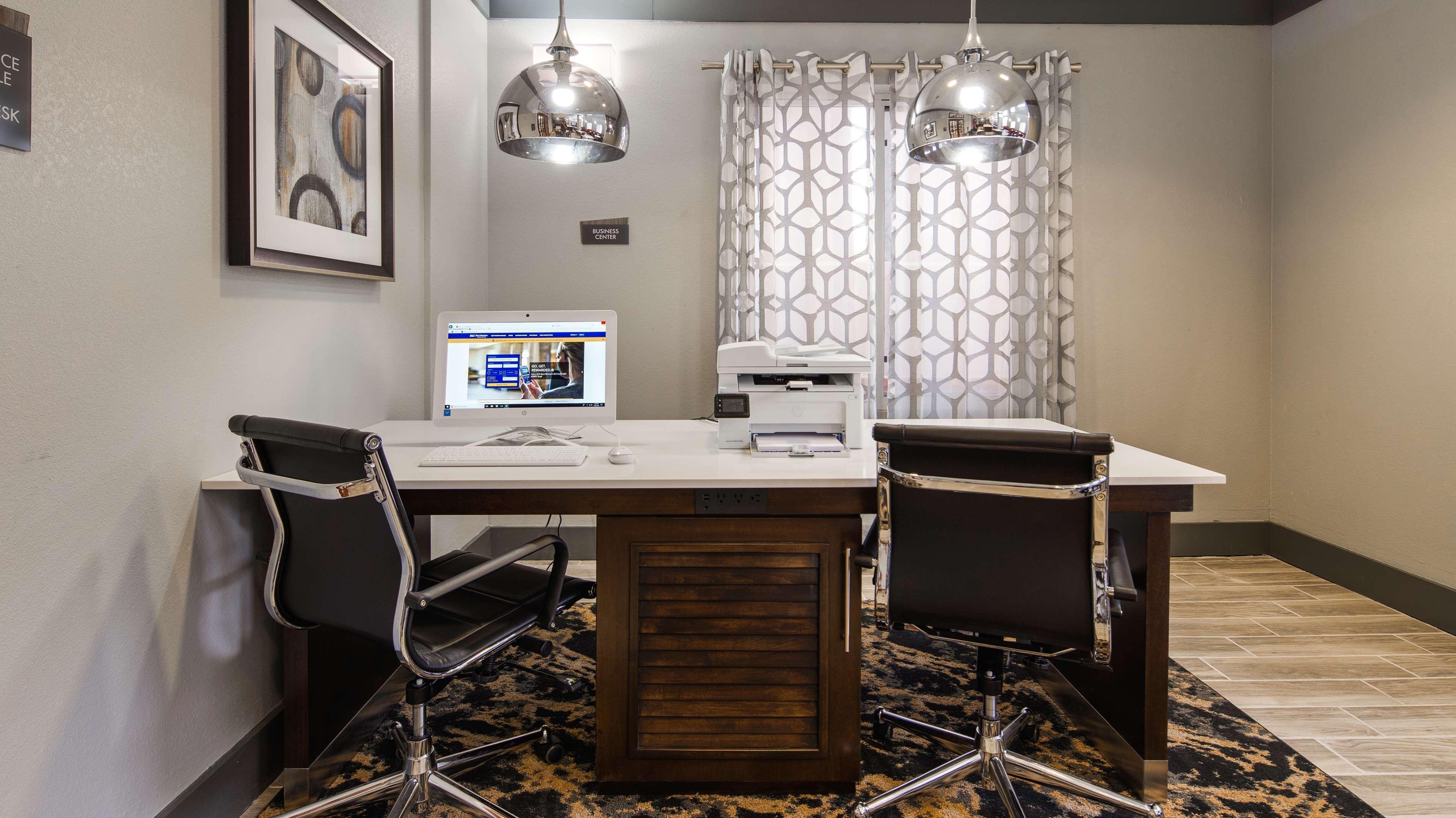 Best Western Plus Philadelphia-Choctaw Hotel And Suites Exterior photo