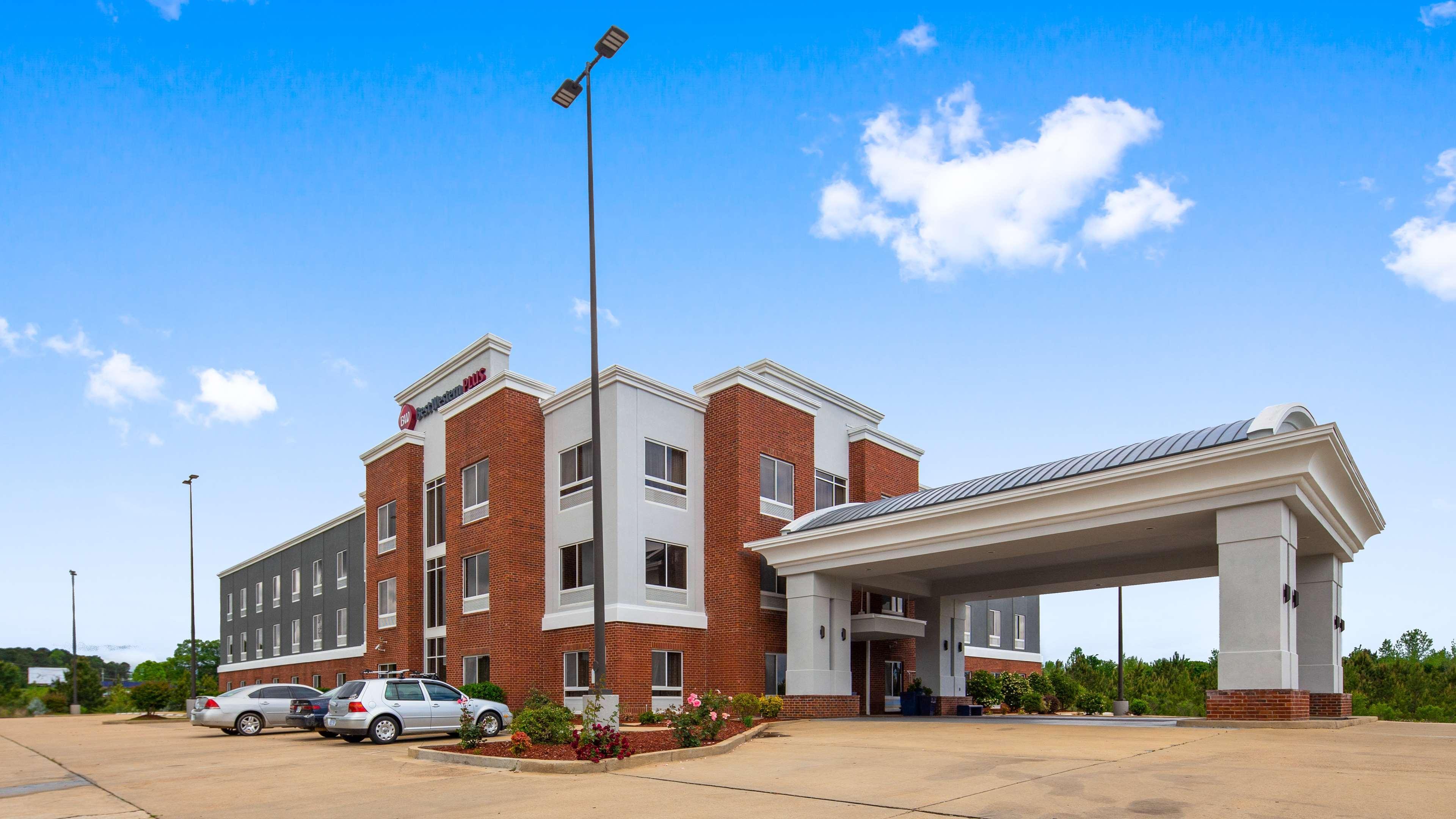 Best Western Plus Philadelphia-Choctaw Hotel And Suites Exterior photo