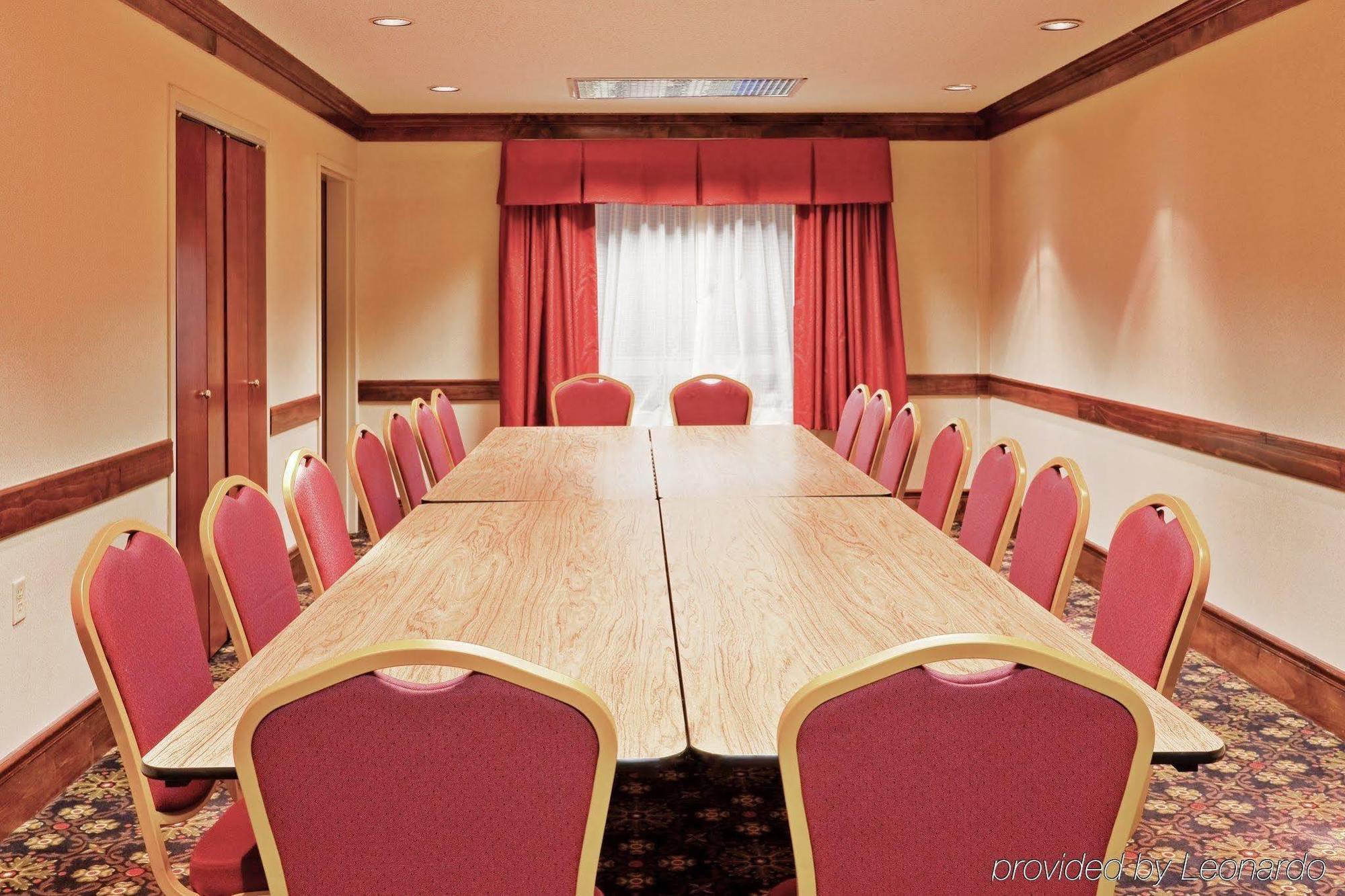 Best Western Plus Philadelphia-Choctaw Hotel And Suites Facilities photo